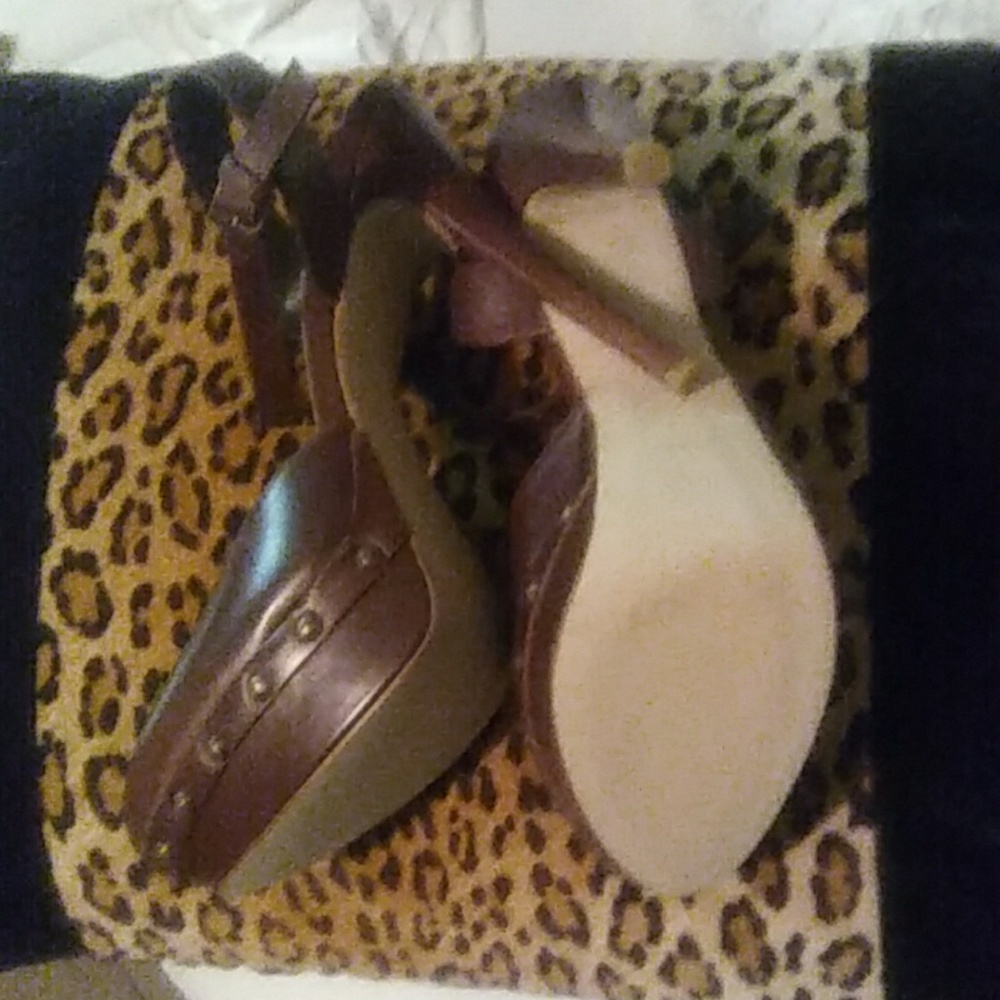 Shoes - Picture 3 of 3
